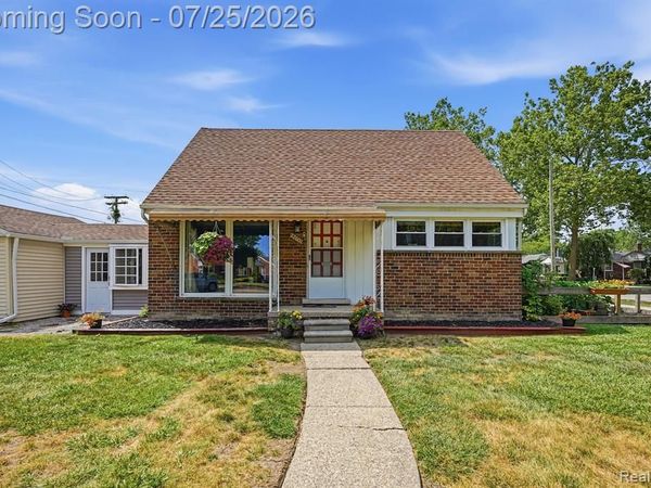 22601 Chapoton Street , St. Clair Shores, MI 48080