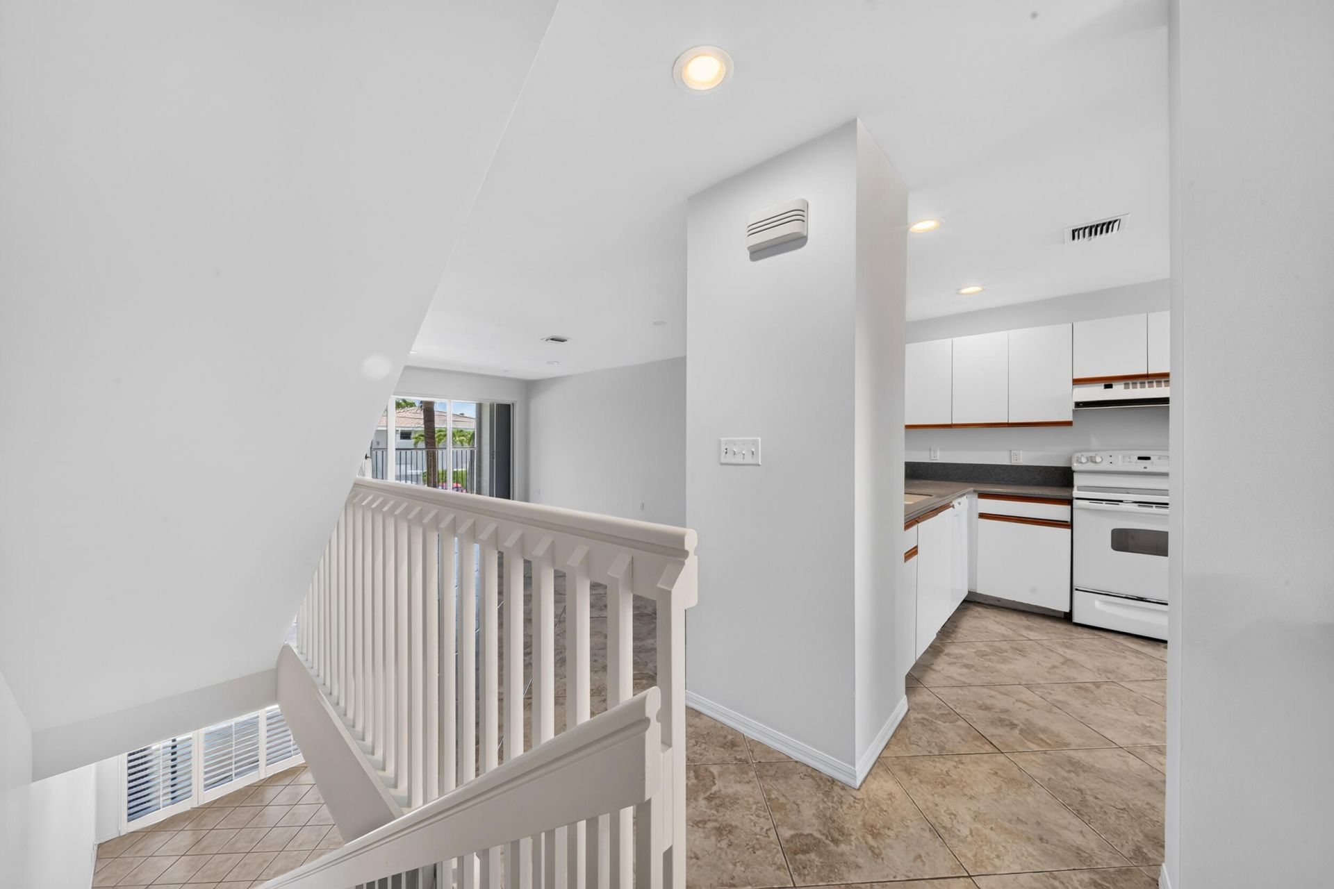 1998 NE 7th Street, Unit 103, Deerfield Beach, FL 33441 Photo