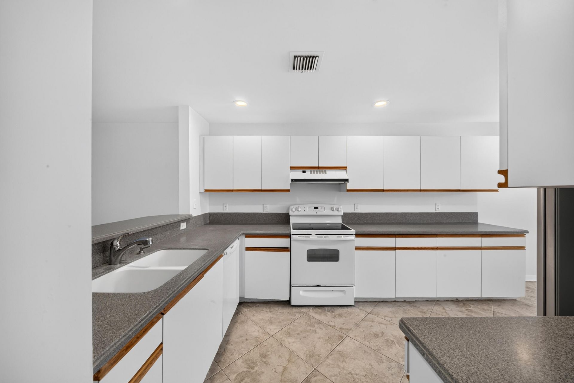 1998 NE 7th Street, Unit 103, Deerfield Beach, FL 33441 Photo
