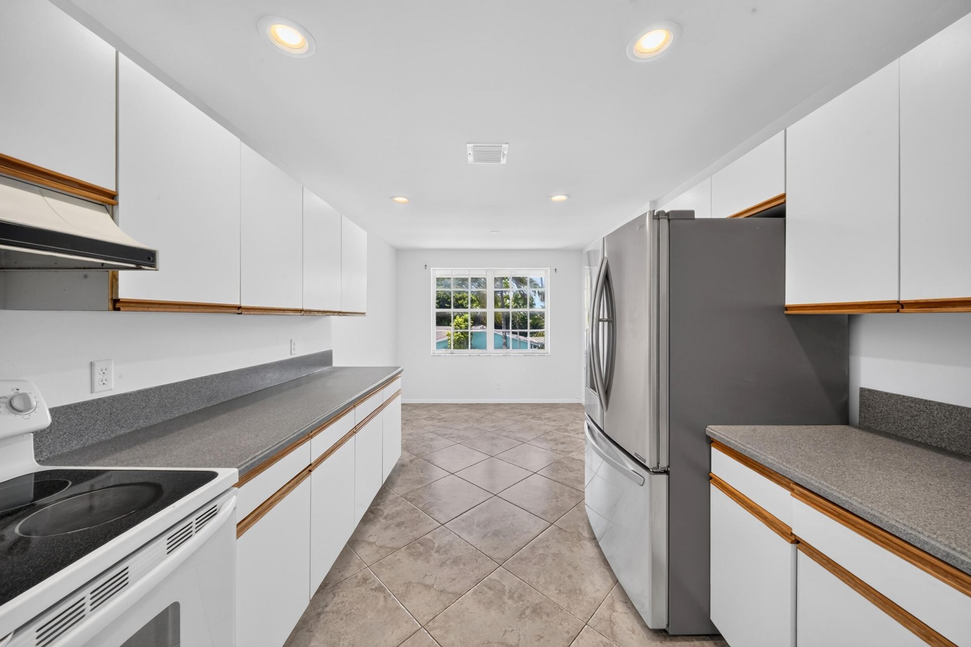 1998 NE 7th Street, Unit 103, Deerfield Beach, FL 33441 Photo