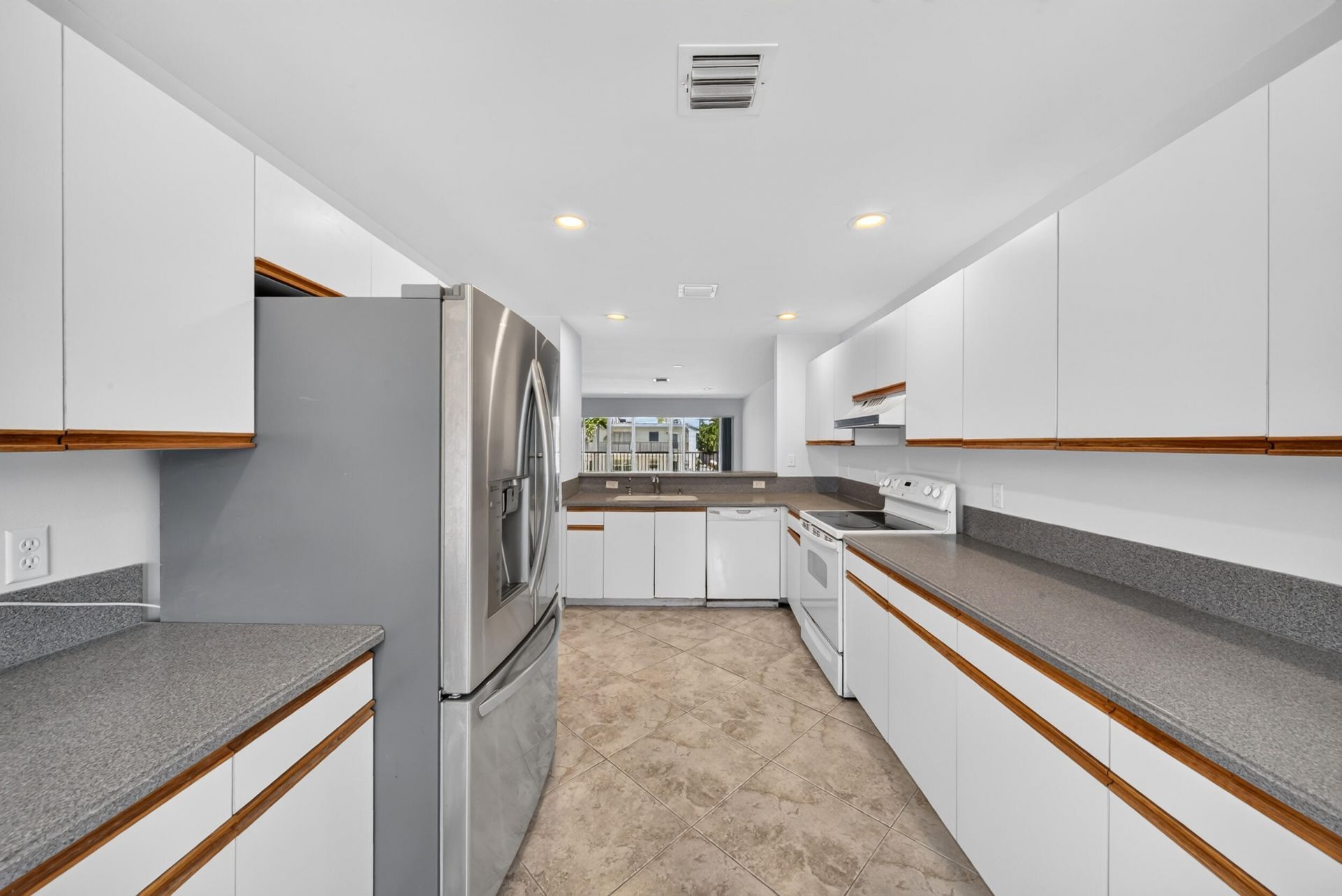 1998 NE 7th Street, Unit 103, Deerfield Beach, FL 33441 Photo