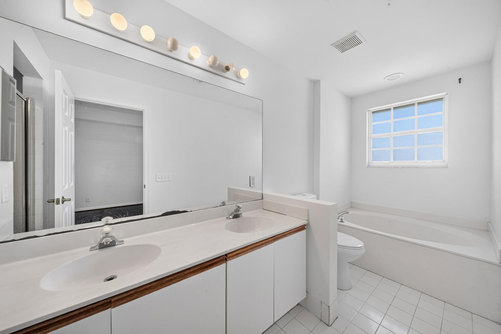 1998 NE 7th Street, Unit 103, Deerfield Beach, FL 33441 Photo