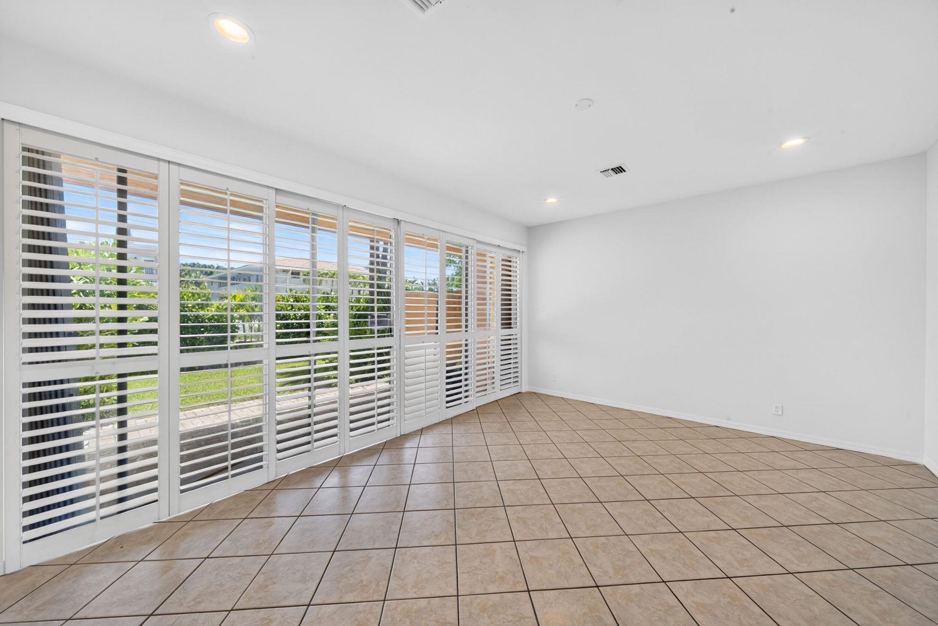 1998 NE 7th Street, Unit 103, Deerfield Beach, FL 33441 Photo