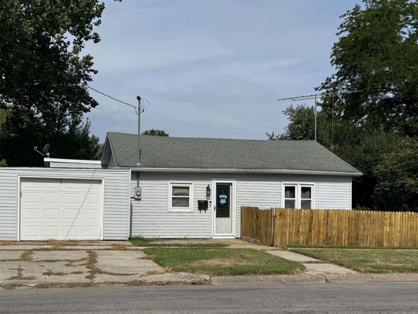 406 N Cedar Street, Creston, IA 50801