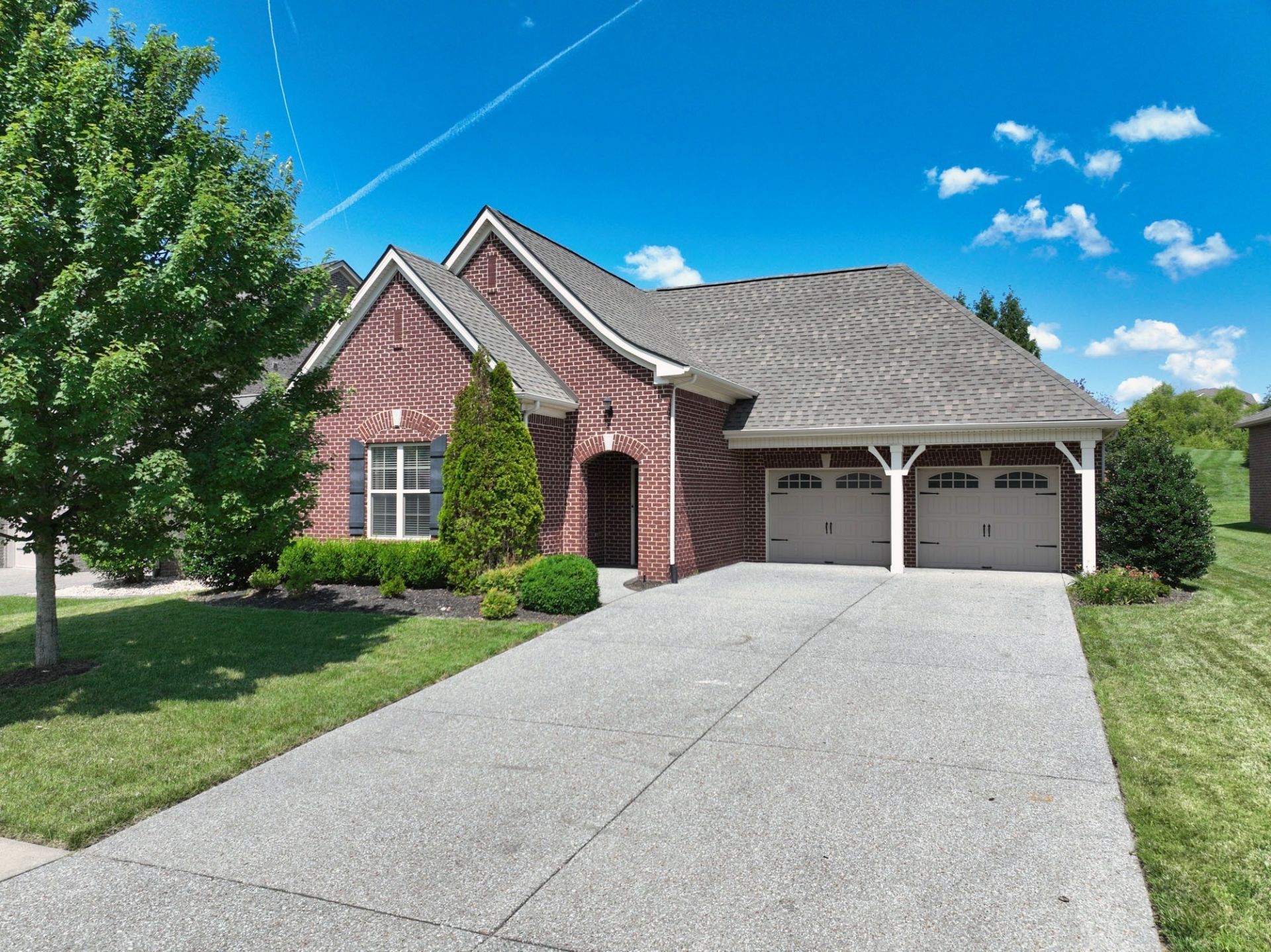 223 Meandering Dr, Lebanon, TN 37090 Main Photo