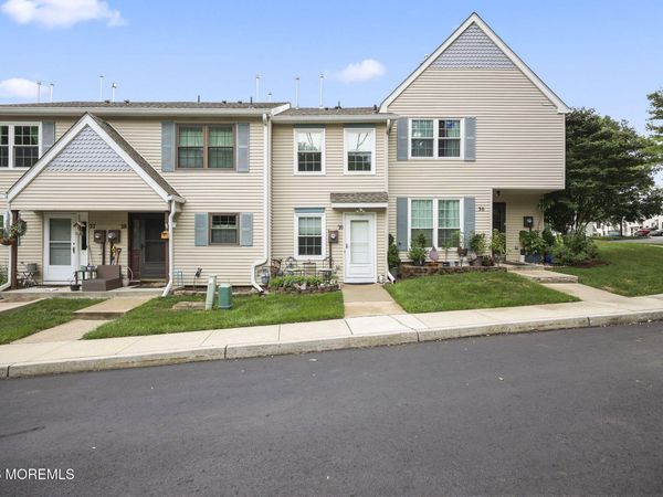 29 English Club Drive, Englishtown, NJ 07726