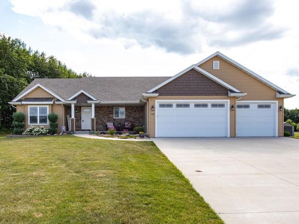 1158 BLACK OAK COURT, Hortonville, WI 54944
