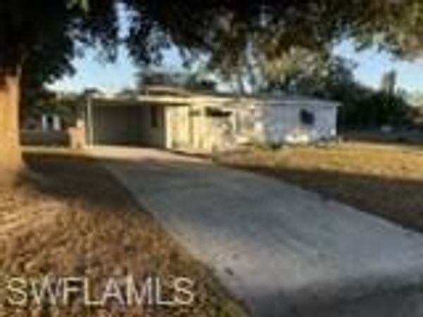 1129 Cherokee AVE , LEHIGH ACRES, FL 33936