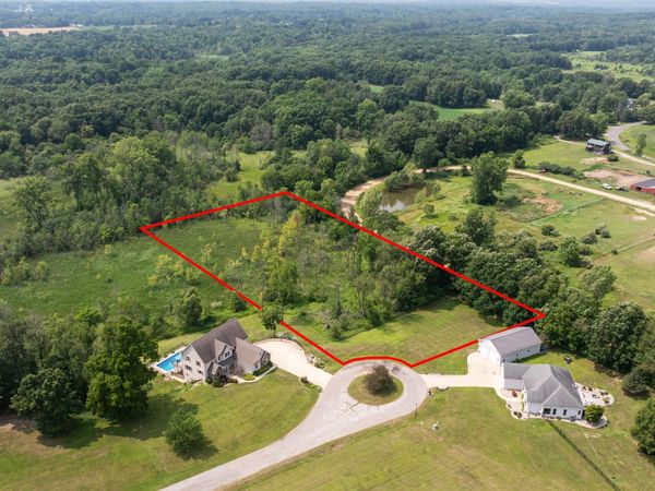 2728 Carric Court, Unit 11, Jackson, MI 49201