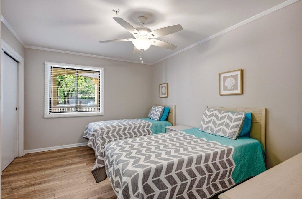 415 Ocean Creek Dr.  Photo 18