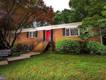 9908 MINBURN STREET, GREAT FALLS, VA 22066