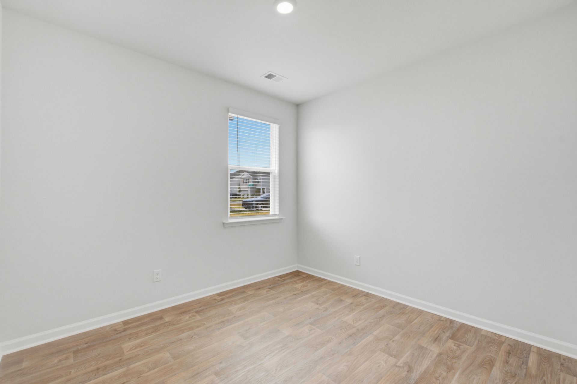 219 Watersglen Drive Photo 14