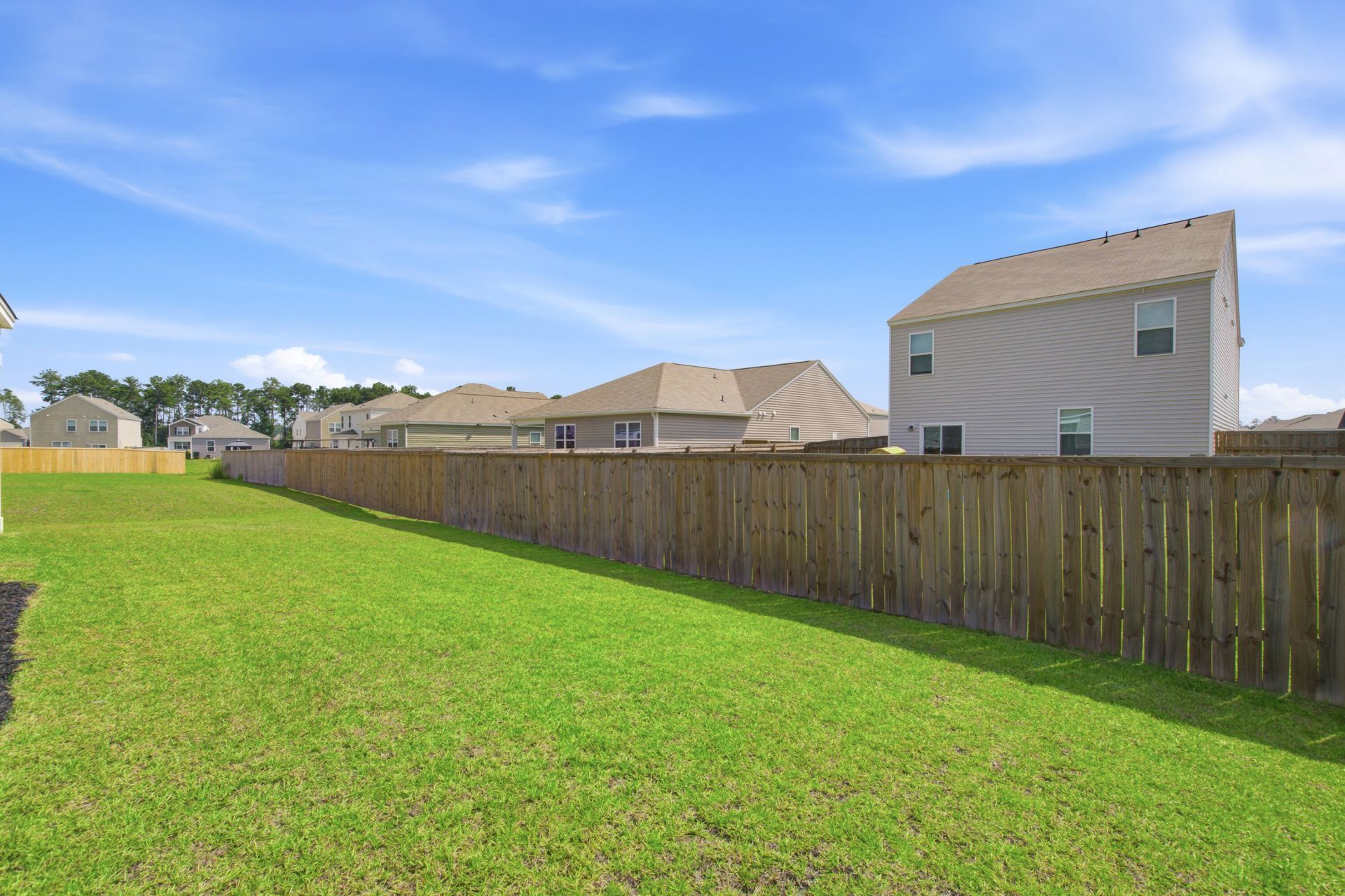 219 Watersglen Drive Photo 18