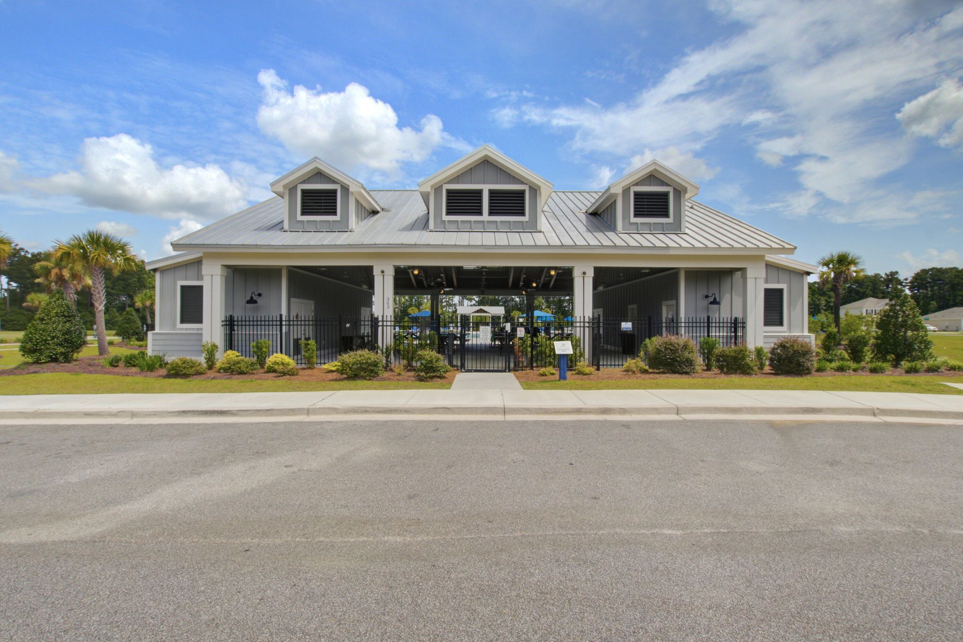 219 Watersglen Drive Photo 19