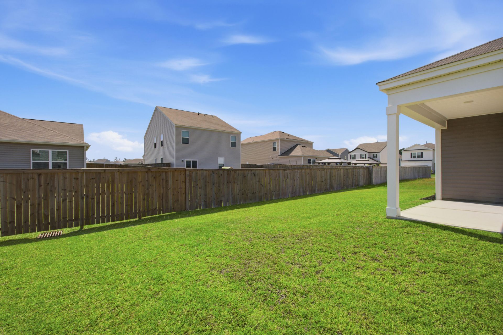 219 Watersglen Drive Photo 19