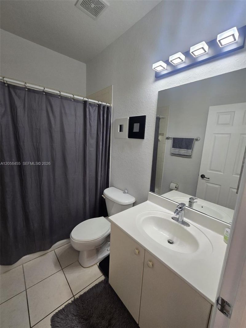 7950 NW 108th Pl, Doral, FL 33178 Photo