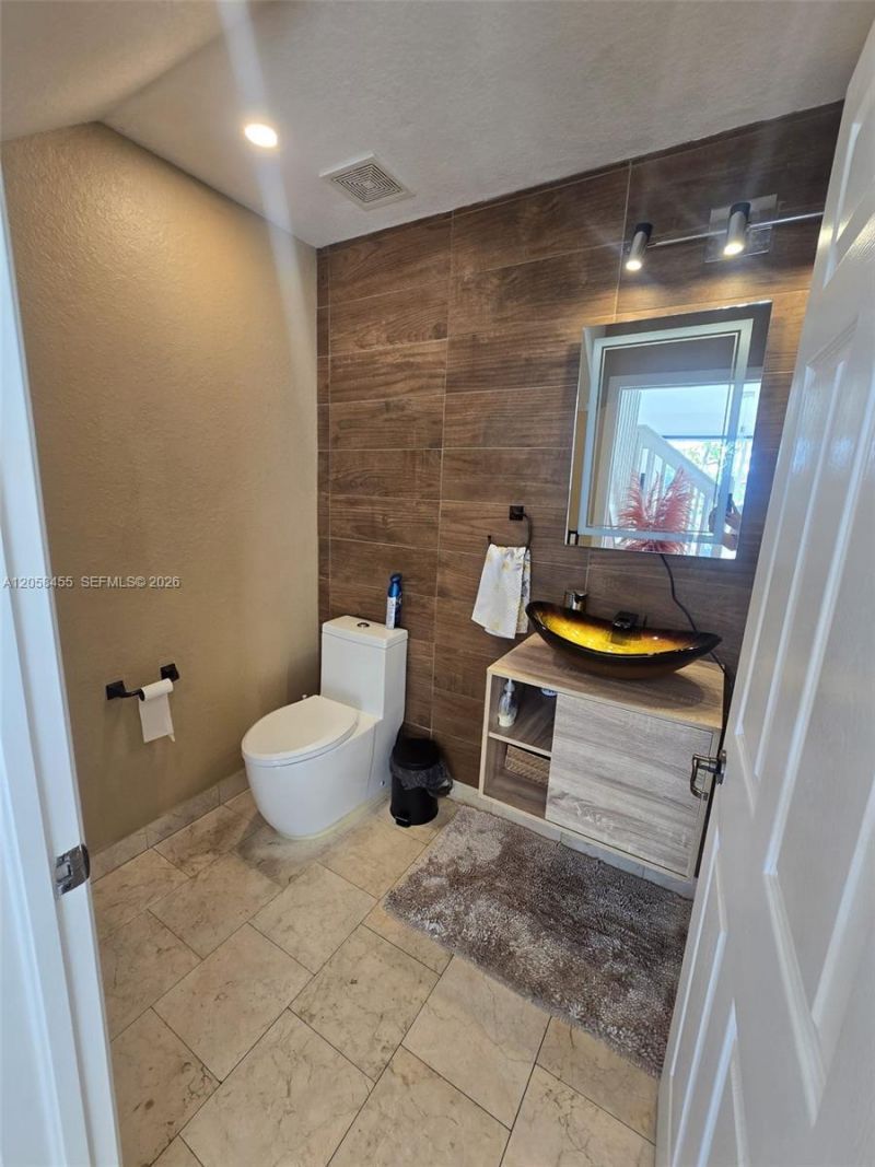 7950 NW 108th Pl, Doral, FL 33178 Photo