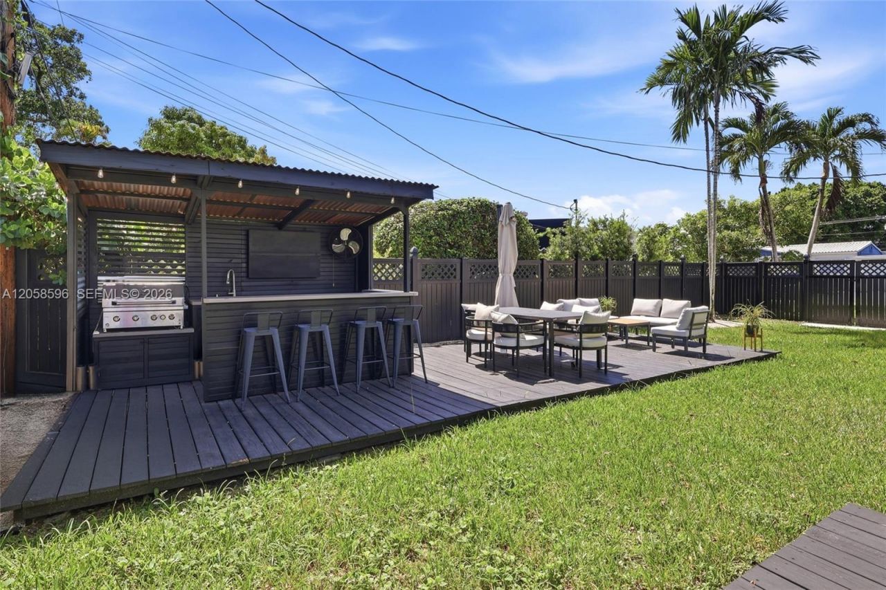 6321 SW 21st St, Miami, FL 33155 Photo