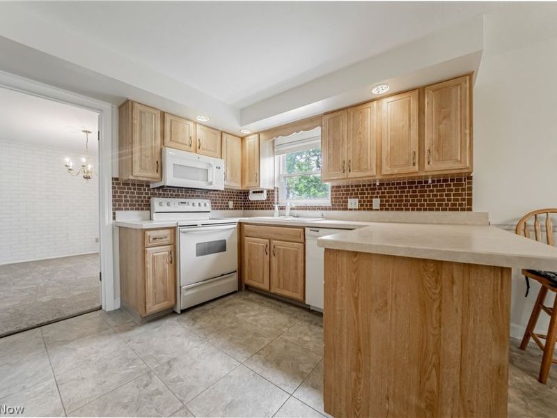 9474 Stoney Creek Lane, Parma Heights, OH 44130 Photo 10