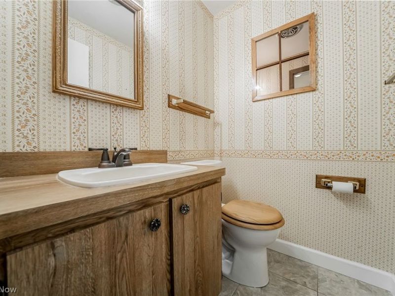9474 Stoney Creek Lane, Parma Heights, OH 44130 Photo 17