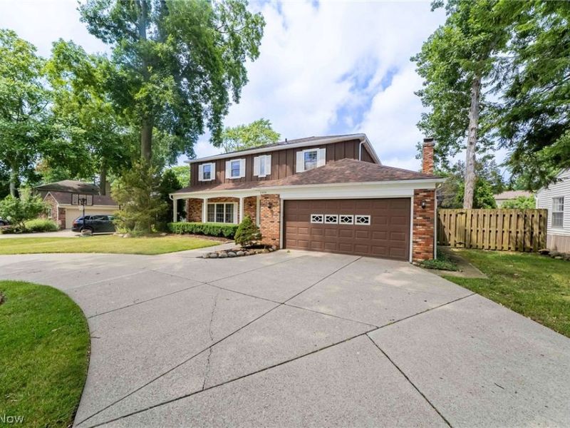 9474 Stoney Creek Lane, Parma Heights, OH 44130 Photo 2