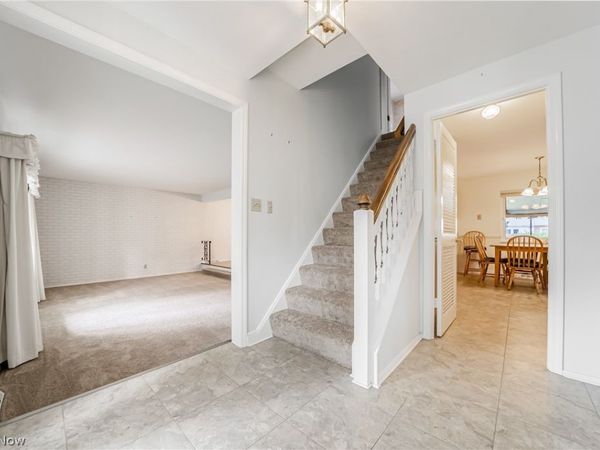 9474 Stoney Creek Lane , Parma Heights, OH 44130