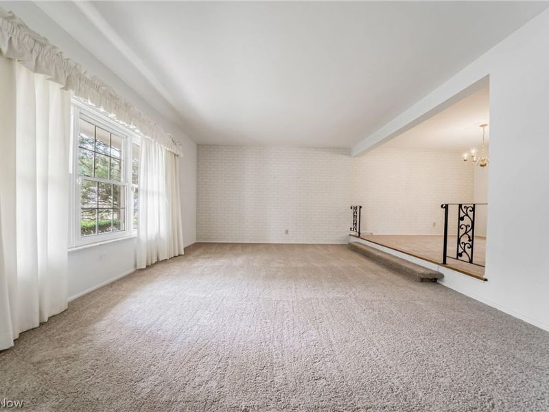 9474 Stoney Creek Lane, Parma Heights, OH 44130 Photo 5