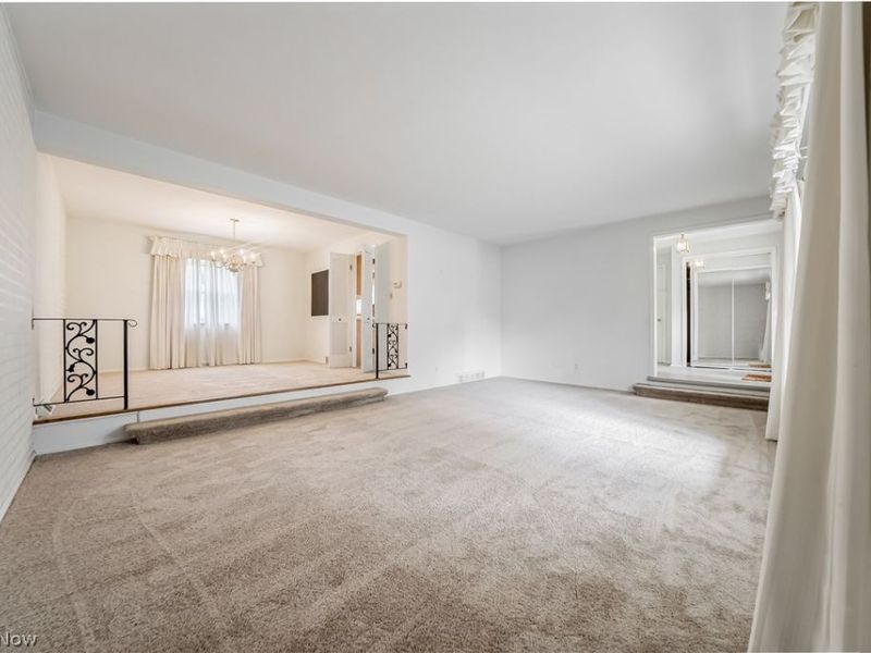 9474 Stoney Creek Lane, Parma Heights, OH 44130 Photo 7