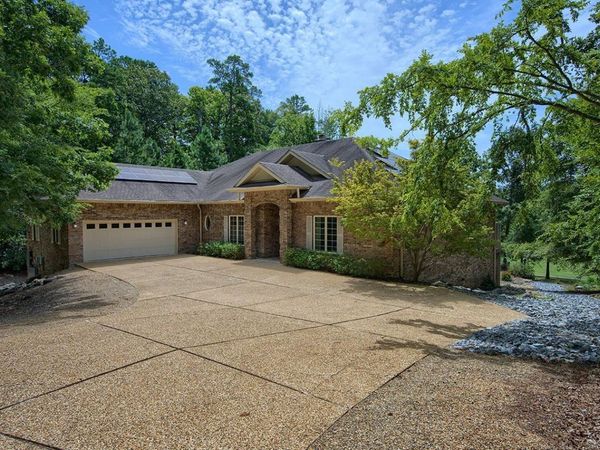 3 Nina Trace, Hot Springs Village, AR 71909