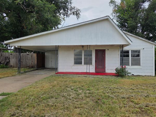 453 NE Elmhurst Avenue , Bartlesville, OK 74006