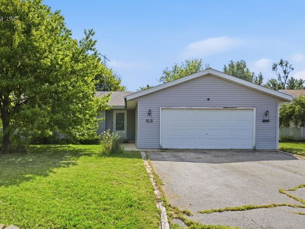 105 HARVEST MOON Trail , Capron, IL 61012