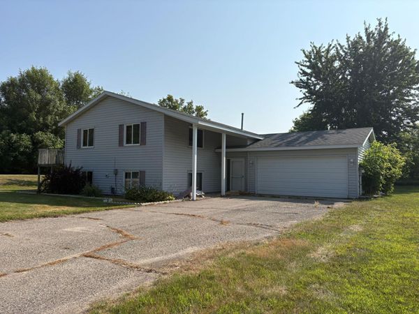 19900 Sunny Lane, Starbuck, MN 56381