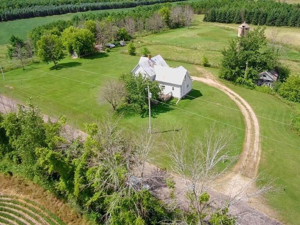 N6221 32ND AVENUE, Fremont, WI 54940