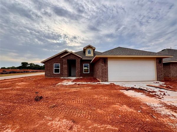 1800 Pin Cherry Lane, Moore, OK 73160