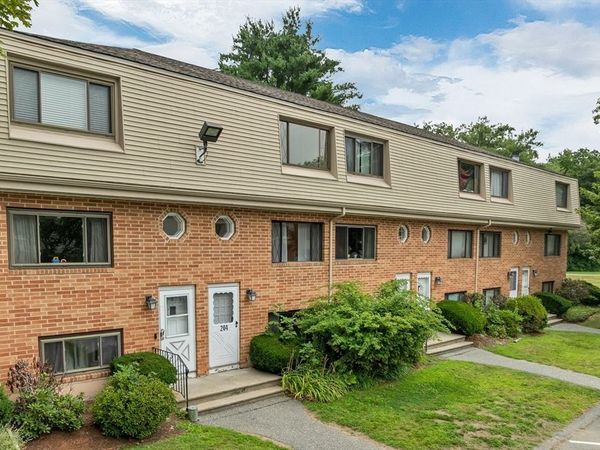 204 Farrwood Dr, Unit 204, Haverhill, MA 01835