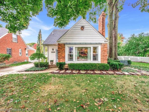 32361 Arlington Drive, Beverly Hills Vlg, MI 48025