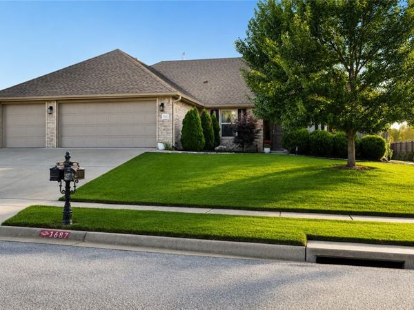 1687 S Harding Place , Fayetteville, AR 72701