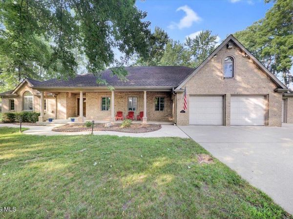 813 Woodland Drive, Wauseon, OH 43567