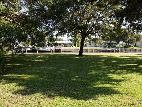 469 21st Street SE, Vero Beach, FL 32962