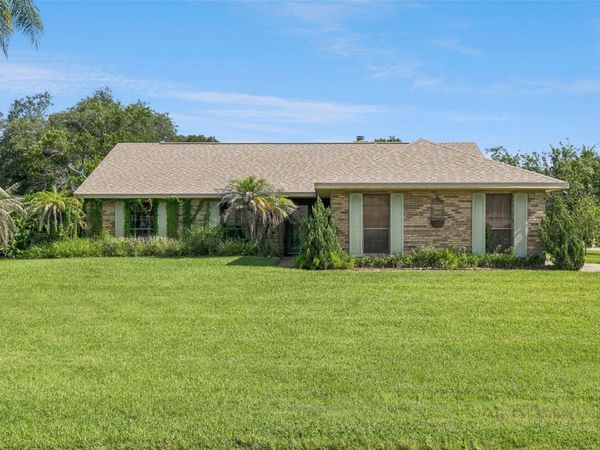 4 BASS LAKE DRIVE, DEBARY, FL 32713