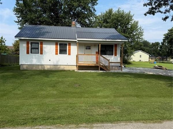105 N Vienna Avenue , Belle, MO 65013