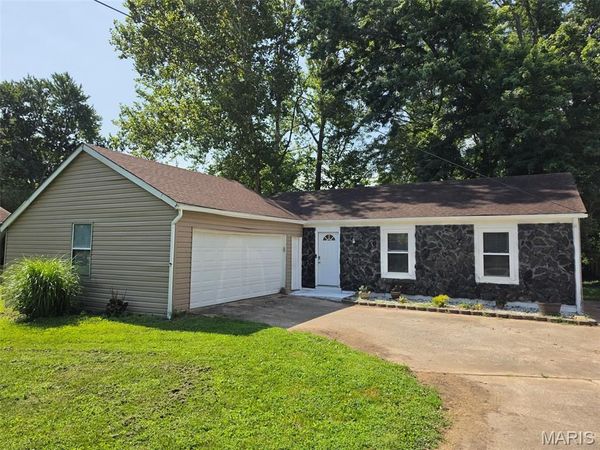 726 Lake Avenue , Collinsville, IL 62234