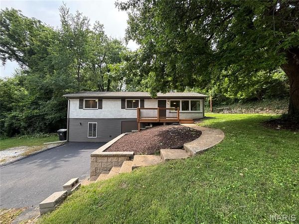 31 Highwood Drive, Belleville, IL 62223