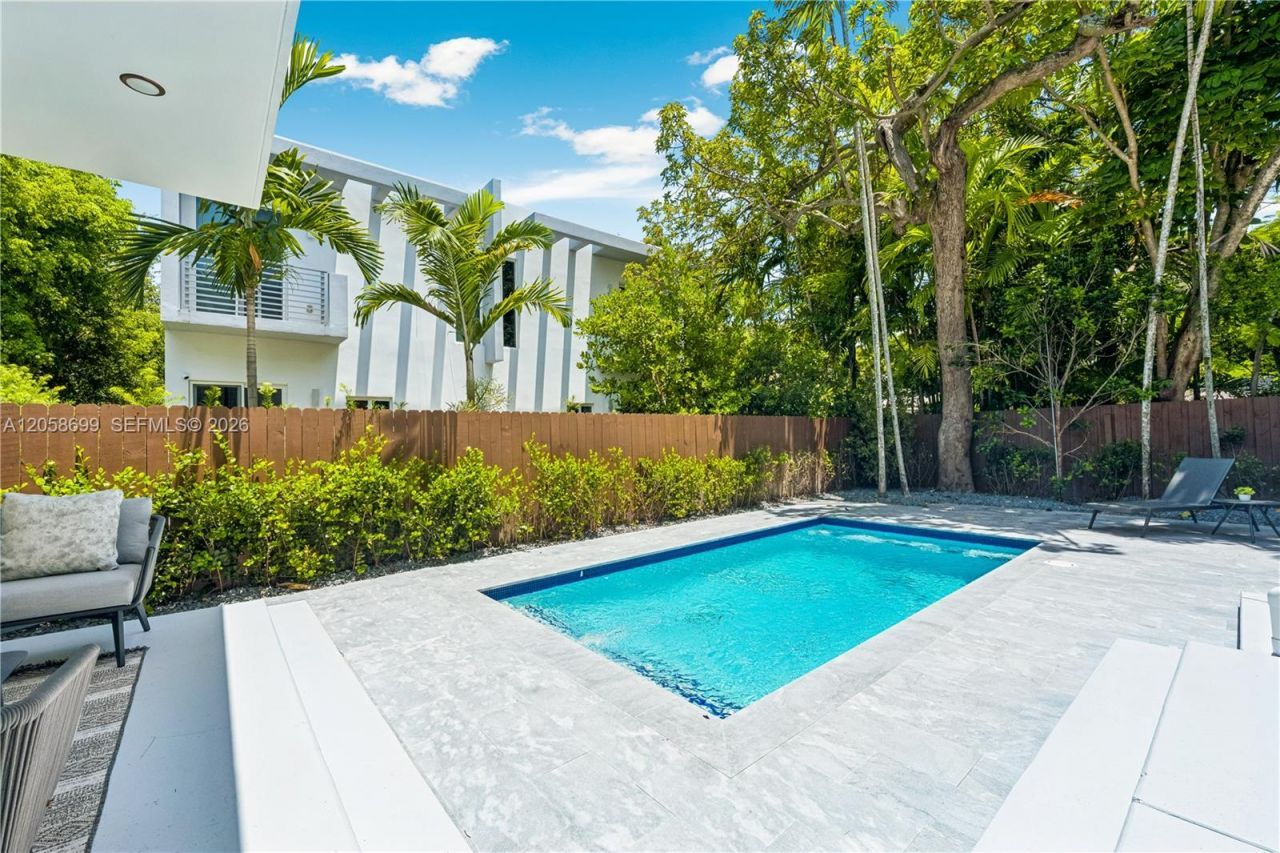 3350 SW 28th Ter , Miami, FL 33133 Photo