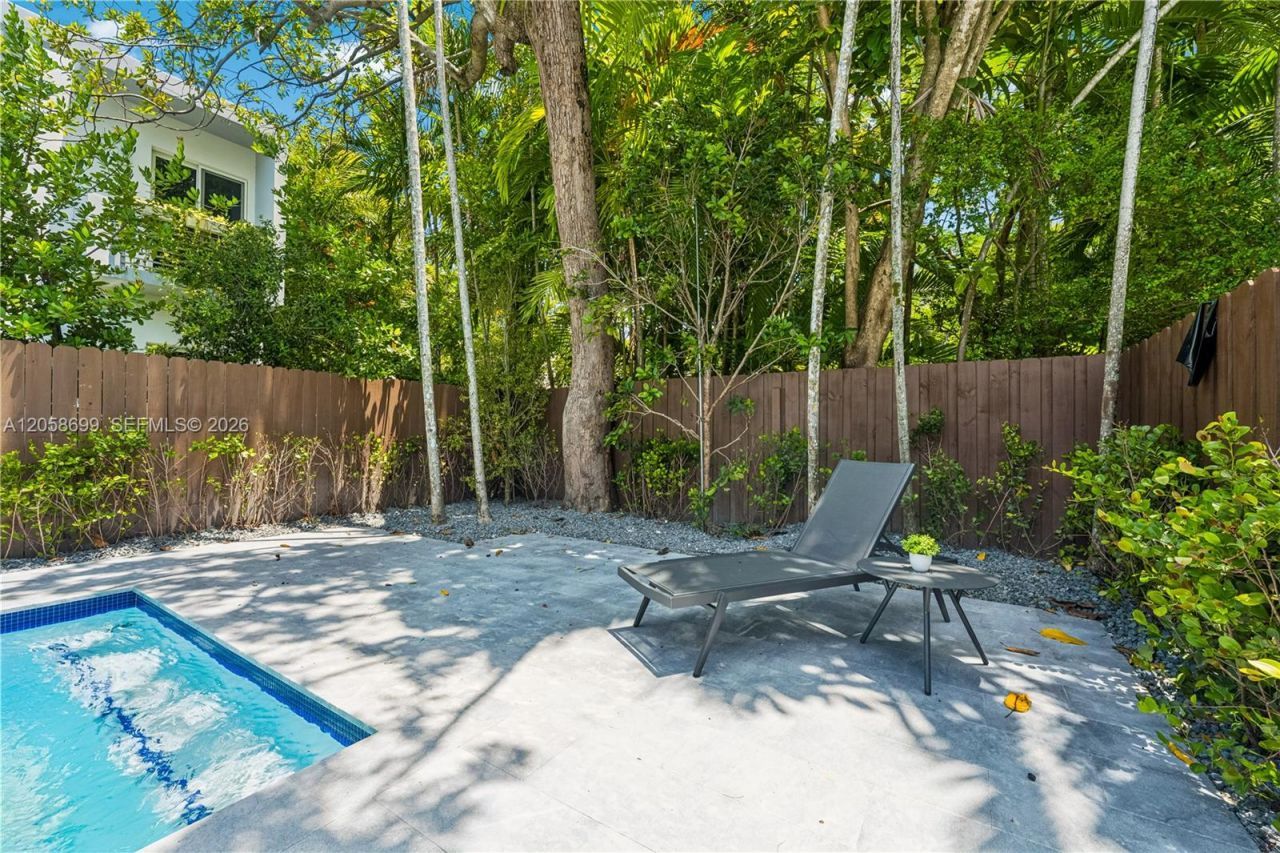 3350 SW 28th Ter , Miami, FL 33133 Photo