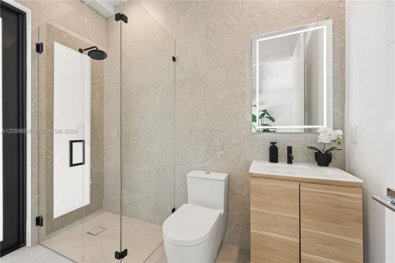 3350 SW 28th Ter , Miami, FL 33133 Photo