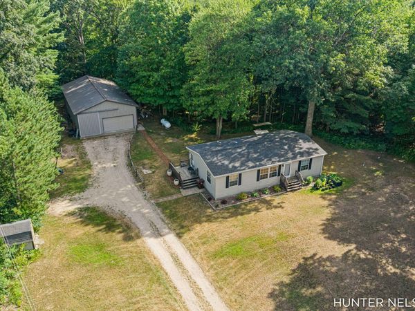 1500 18 Mile Road NE, Cedar Springs, MI 49319