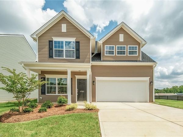 3707 Contimental Square, Kernersville, NC 27284