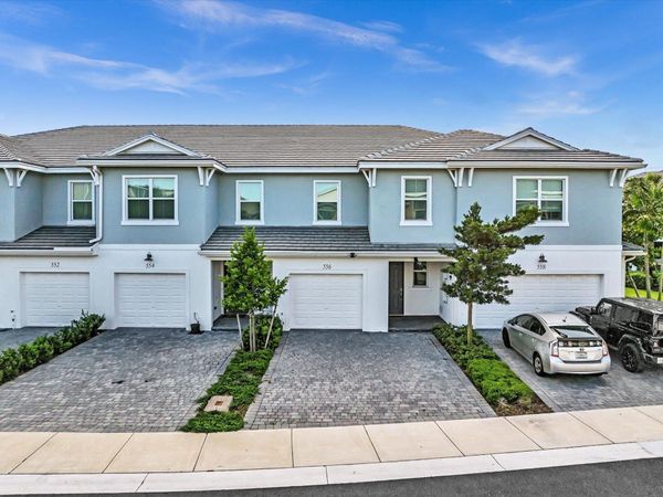 556 Sanderling Circle, Deerfield Beach, FL 33442