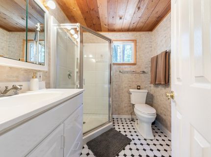 10185 Juniper Way, Soda Springs, CA 95728 Photo